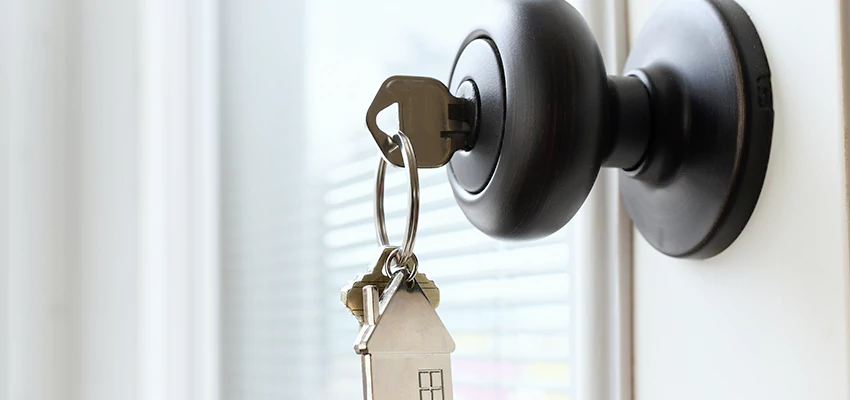 Bifold Door Knob Replacement in Taft, California